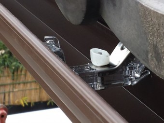 軒樋金具を取り付けました
