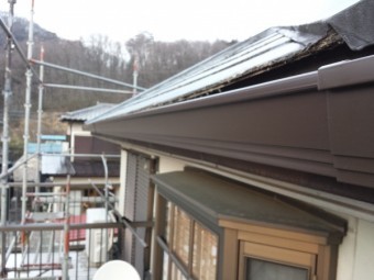 軒樋を取り付けました
