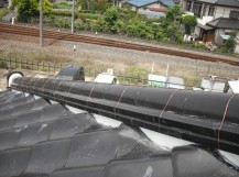 漆喰を入れ下り棟が組み終わりました