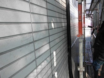 アパートの外壁塗装洗浄中です