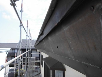 軒樋と軒樋金具の撤去後の写真です