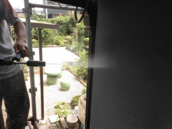 高圧洗浄中です