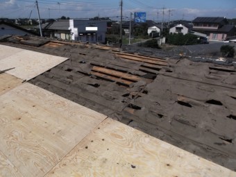 野地板を貼っていきます