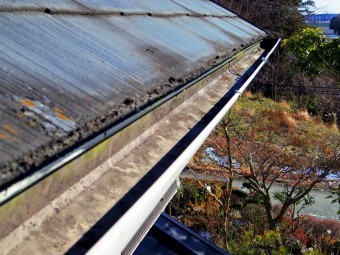 軒樋の破損個所です