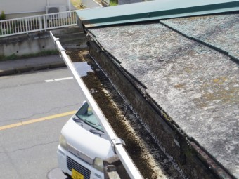 真岡市S様邸、下屋根の曲がり部分の水の溜まり