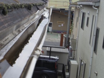 宇都宮市N様邸、軒樋の雨水の溜まり