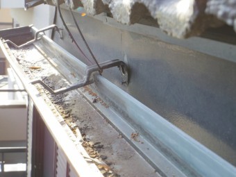 軒樋金具の破損箇所です