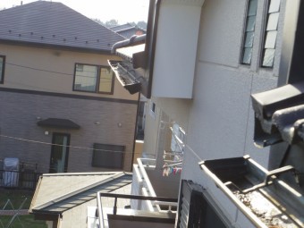 2階南西の破損箇所です