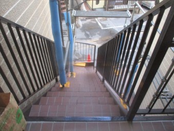 階段手摺りの状態です