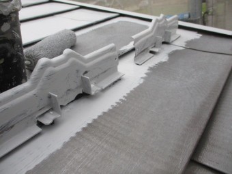 雪止めのさび止め塗装が終了しました