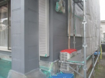 1階の中塗り塗装が終了しました
