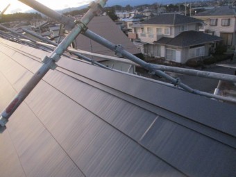 棟板金の取り付けが終了しました