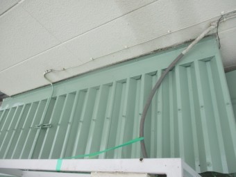 追加工事の折半屋根が完工しました