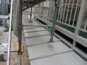 瓦棒板金屋根のさび止め塗装が終了しました