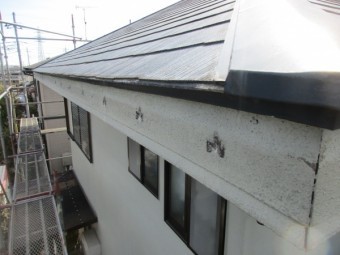 軒樋と軒樋金具を撤去しました
