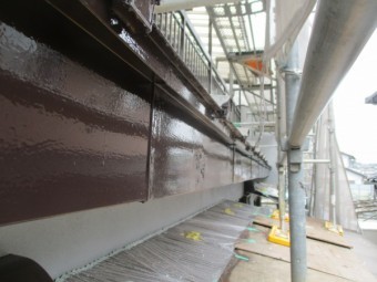 破風板金の中塗りが終了しました