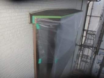 出窓の養生終了です