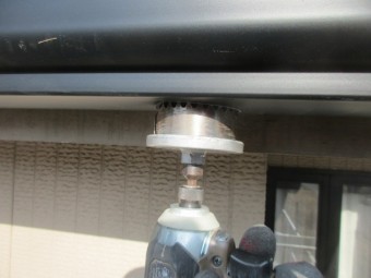 排水穴を開けました