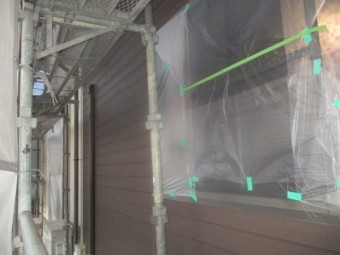 1階窓の養生終了です
