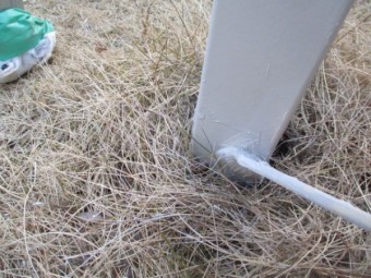 柱の上塗り刷毛塗装中です