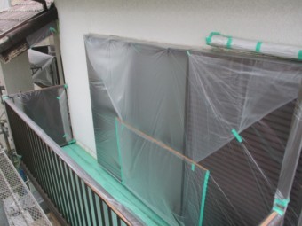 ベランダの養生が終了しました