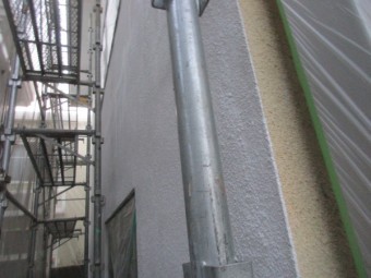 西面の下塗りが終了しました