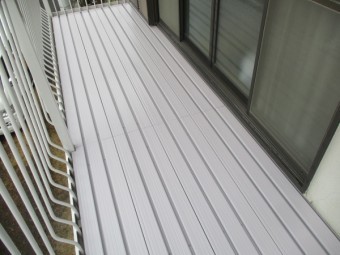 デッキ材の取り付けが終了しました