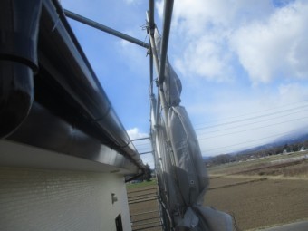 鼻隠し板金と軒樋の完工です
