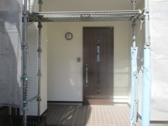 1階玄関周りの完工です