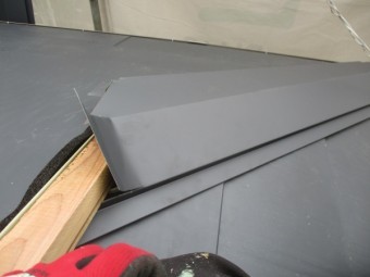 けらばと隅棟板金の取り合いの状態です