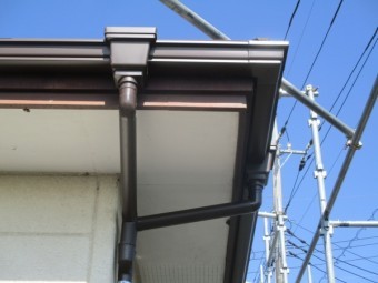 呼び樋を2本p管に納めました