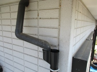 P管にベランダ排水管を納めました
