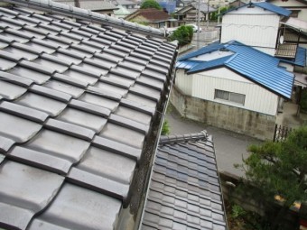 2階軒樋の破損個所です