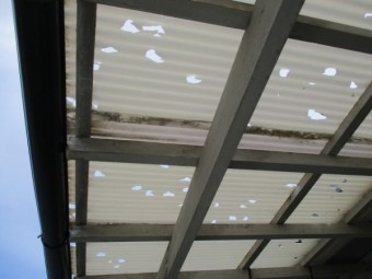 波板の破損個所です