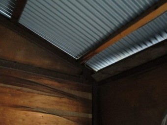 屋根の内側です