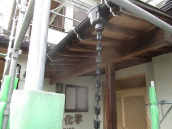 鎖樋を取り付けました
