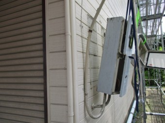 配電盤を外しました