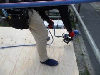 野地板の取り付け中です