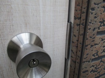 ドア金具を切断しました