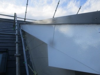 破風板の上塗りが終了しました