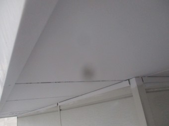 軒天塗装が終了しました