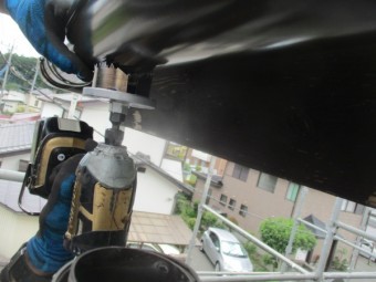 排水穴を開けました