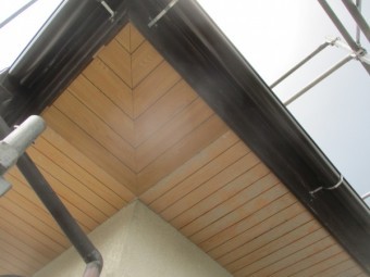 軒天重ね葺きが終了しました