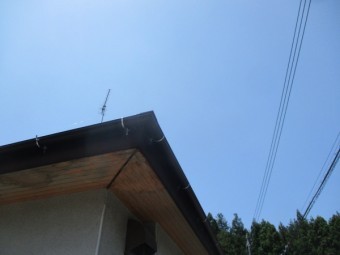 軒樋を90度に繫ぎました