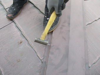 棟板金を取り付けました