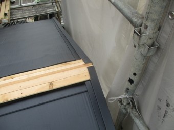 ケラバ板金の取り付けが終了しました