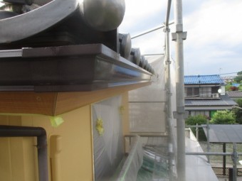 軒樋の塗装が終了しました