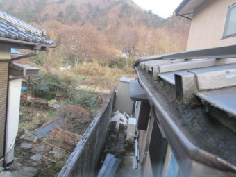 1階軒樋破損箇所です