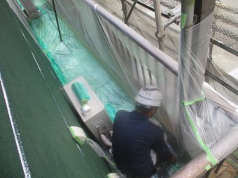 ベランダの養生中です