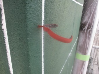 竪樋金具の錆止め塗装をしました